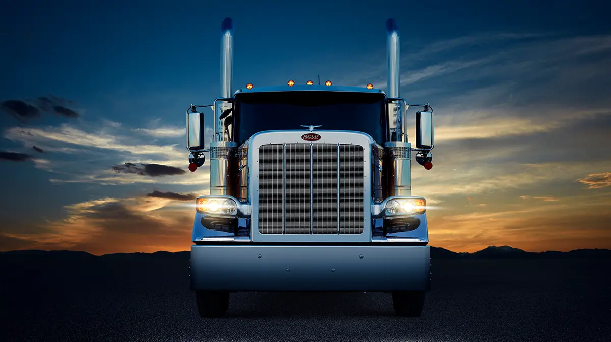 Peterbilt 589 - Night Glamor Shot - Exterior
